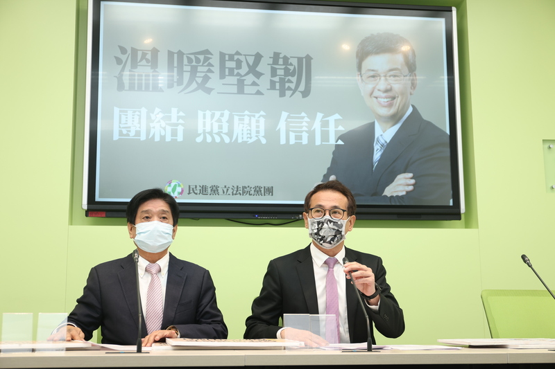 針對在野黨呼籲立院應盡快開議，讓準閣揆陳建仁盡快到立院備詢，同時要求「全民共享」特別條例不該空白授權。民進黨團幹事長鄭運鵬表示，經濟共享特別條例已完成初審，最快可在2月21日表決。(圖:中央社)