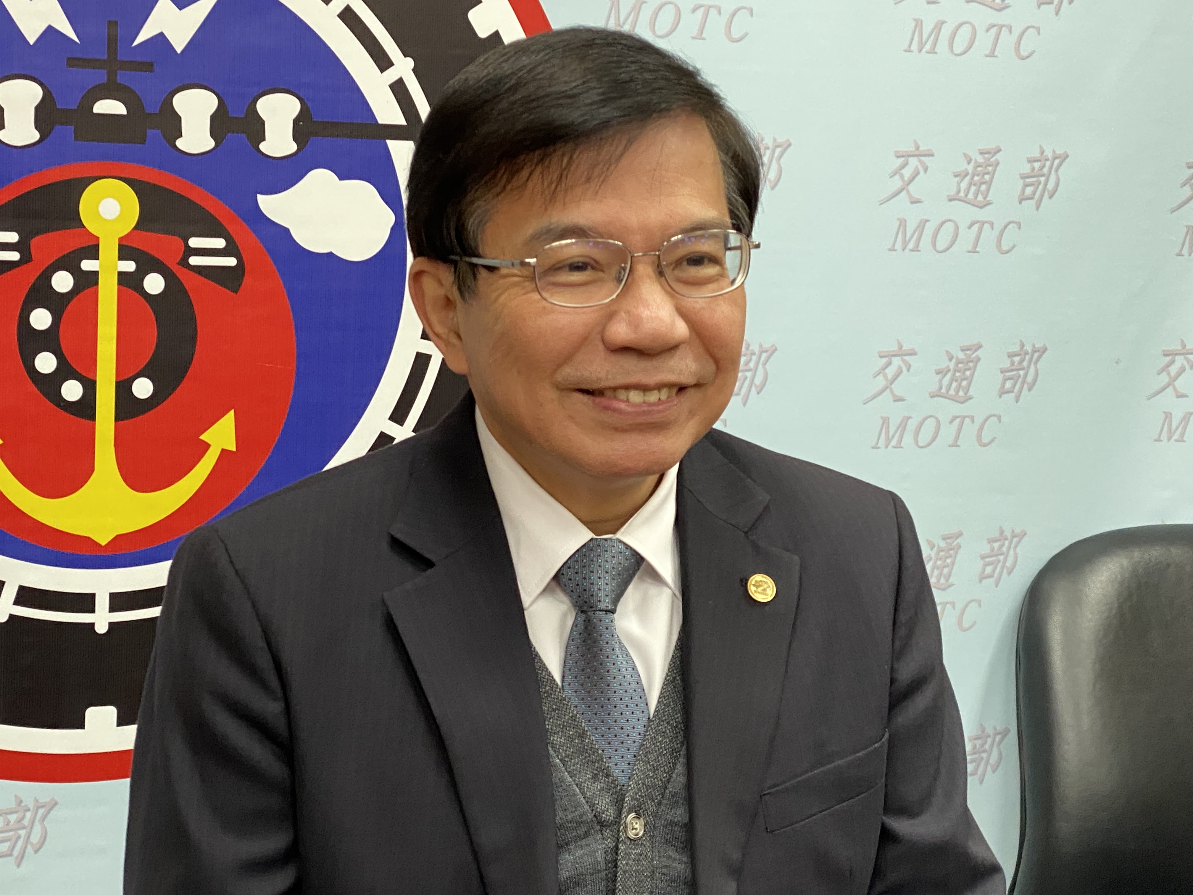 交通部長王國材正式留任後，於31日在交通部受訪。(吳琍君攝)