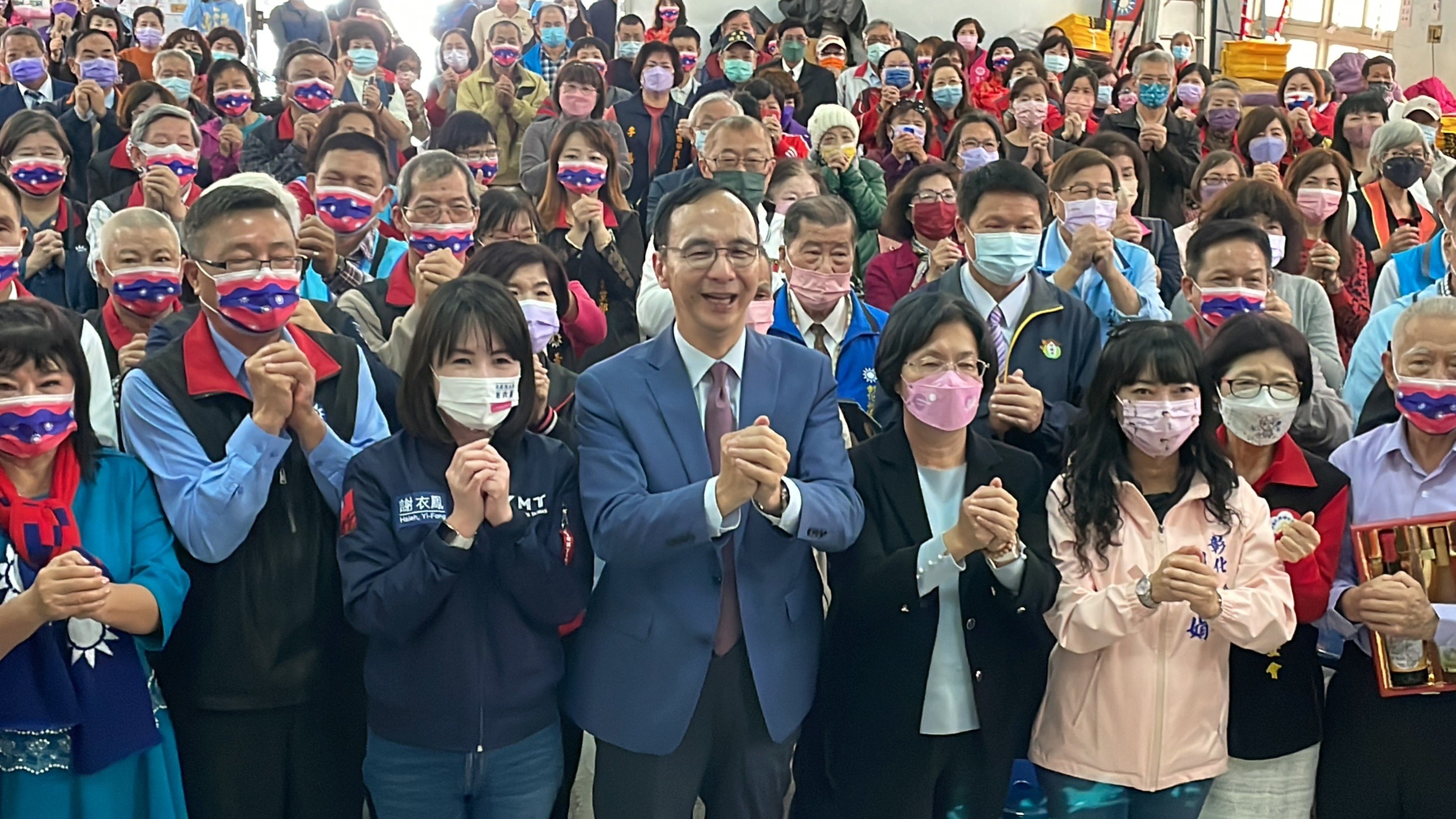 國民黨主席朱立倫4日下午前往彰化縣黨部新春團拜。(國民黨提供)