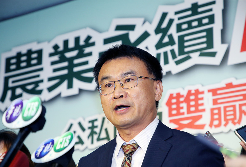農委會主委陳吉仲受訪 (資料照片／中央社)