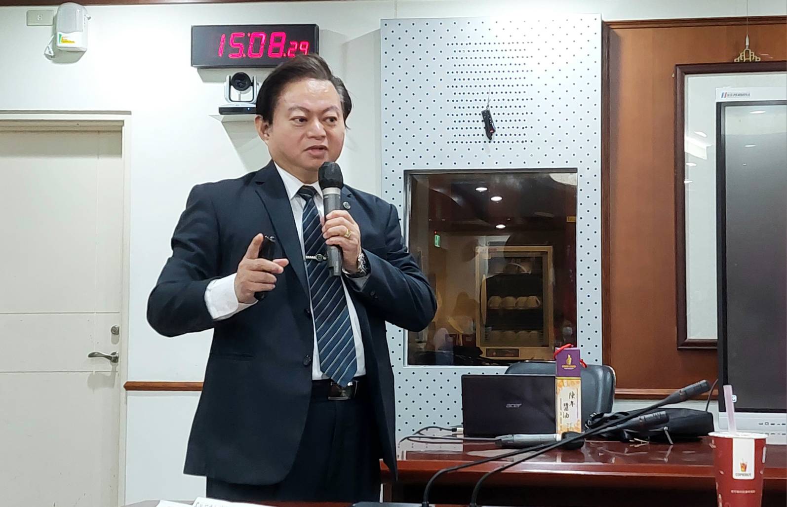 新上任的矯正署長周輝煌提出矯正署未來4項工作重點及1個新方向。(歐陽夢萍 攝)