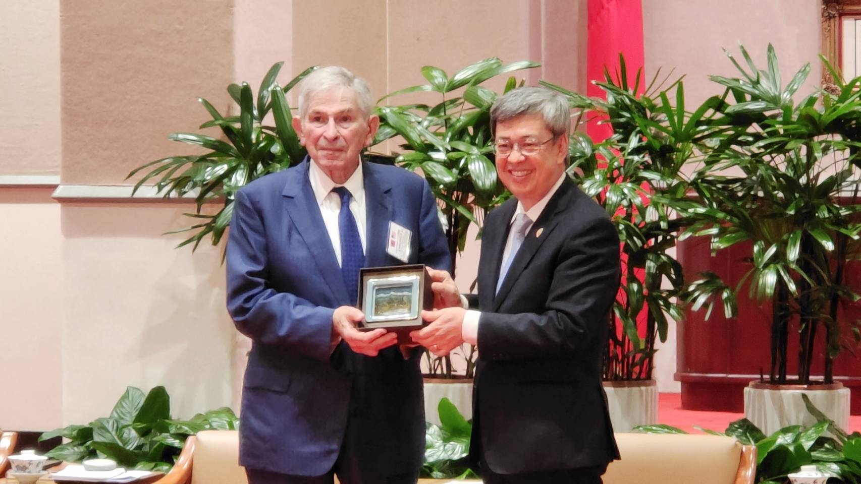 行政院長陳建仁9日下午接見美台商業協會榮譽主席伍佛維茲等訪問團成員。(王韋婷攝)