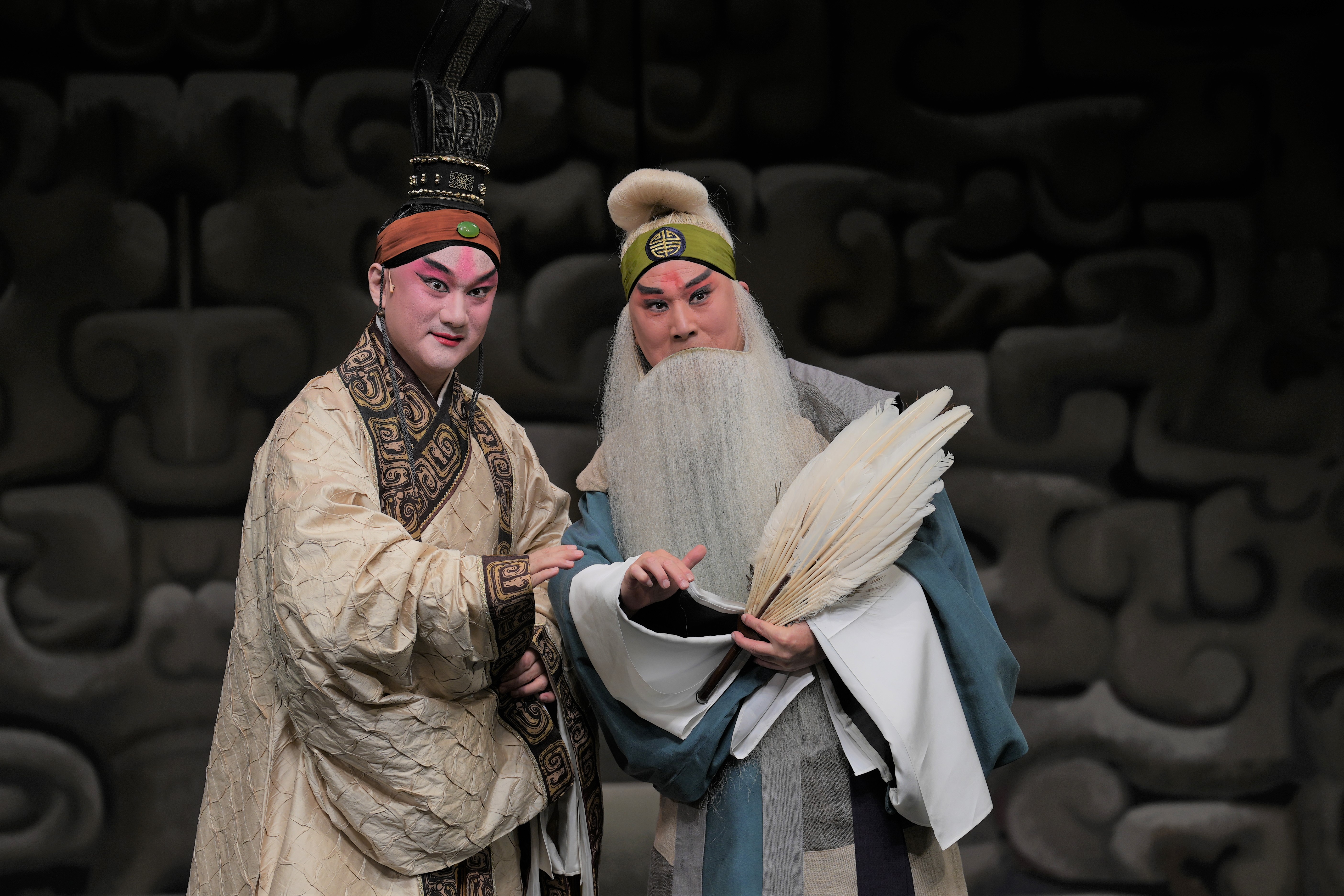 曾永義動筆創作《虎符風雲》時，便是為國光劇團當家台柱温宇航(左)、唐文華(右)量身打造。(國光劇團提供)