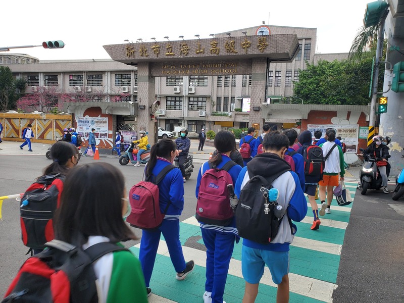 112學年第2學期開學日的課務將延至113年(2024年)2月17日(補班日)實施，學生自2月16日開始上課。(圖：中央社)