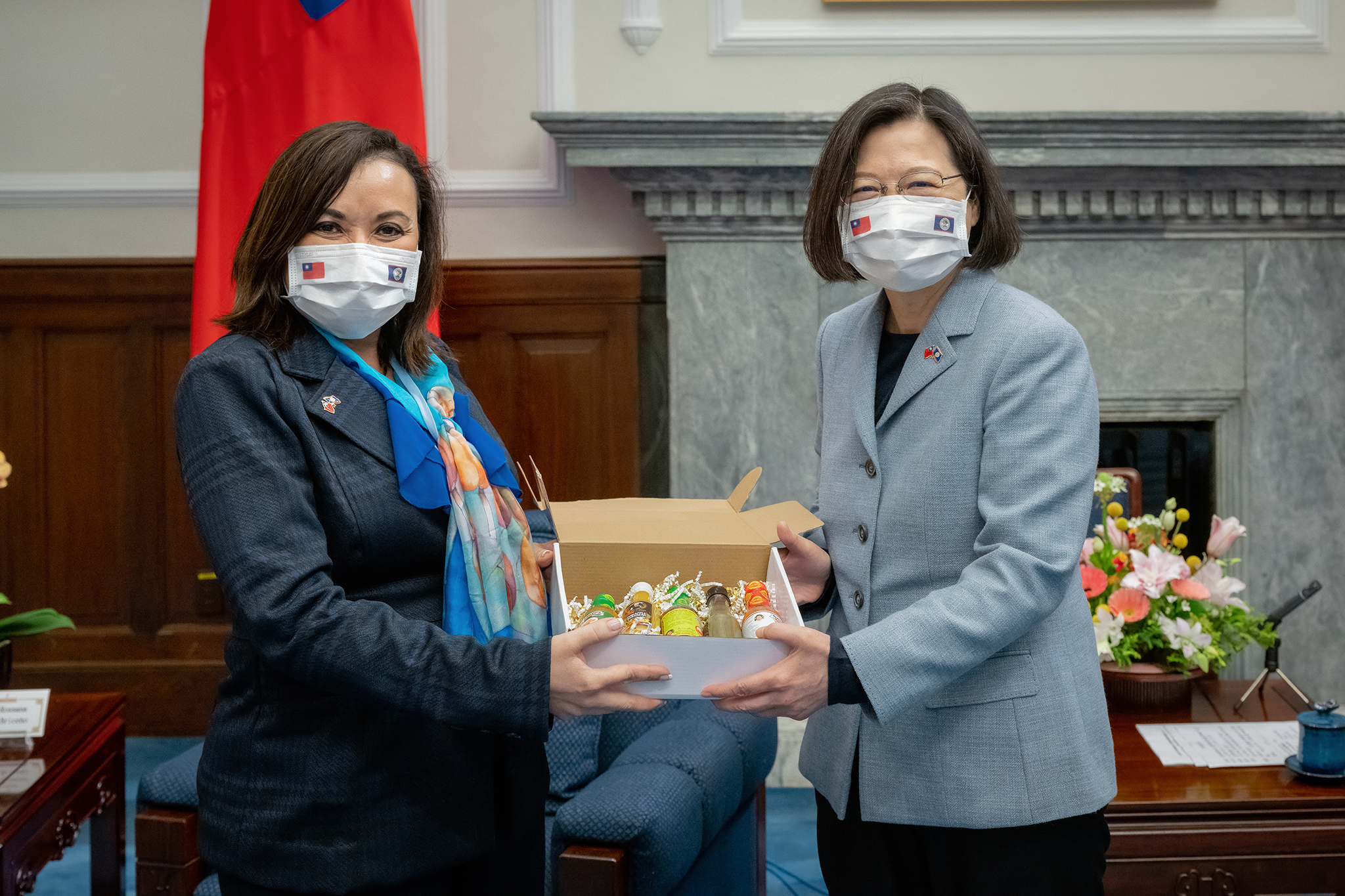 蔡英文總統14日接見貝里斯總理夫人兼婦幼特使羅莎娜(Rossana Briceño)。(圖:總統府)