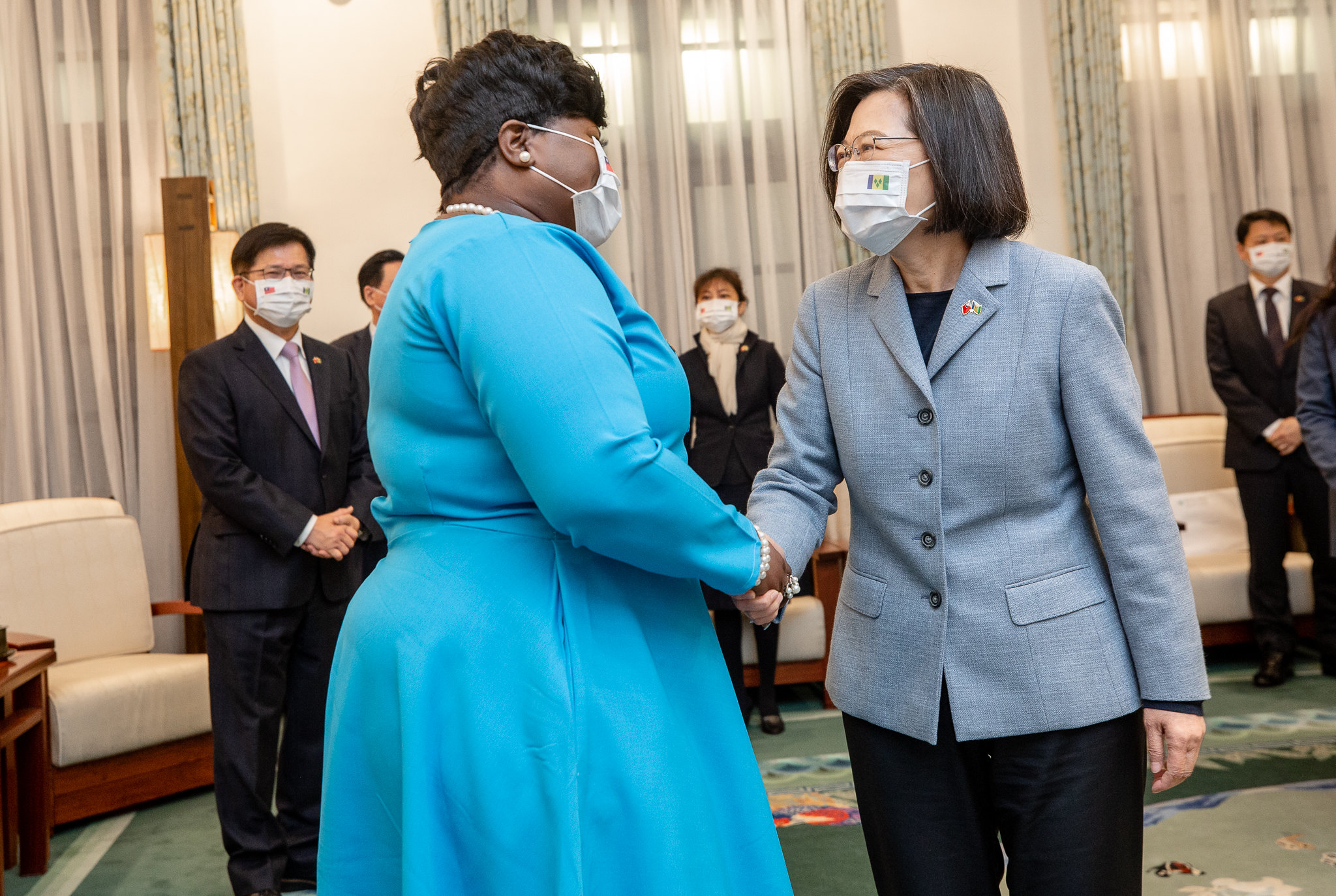 蔡英文總統14日接見聖文森及格瑞那丁外交部長彼德絲(Keisal Peters)。 (圖:總統府)