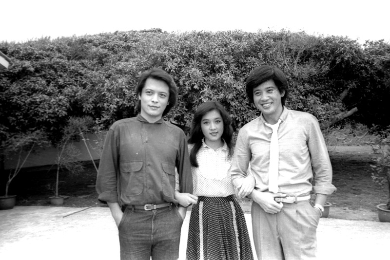 圖為1981年劉文正（左）與金馬影帝秦漢（右）一同拍攝電影「雲且留住」。（中央社檔案照片）