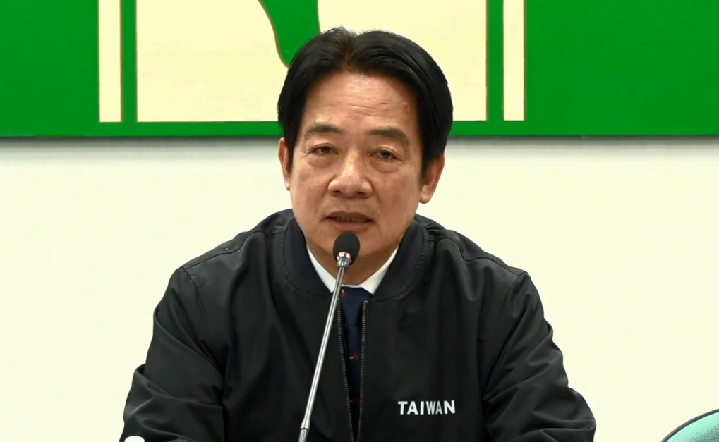 民進黨主席賴清德15日表示，在對岸持續侵擾台灣，以及此刻的國際局勢下，兩岸對話應要更慎重，避免向對岸及國際社會，釋放錯誤的訊息。(圖擷取自民進黨 臉書)