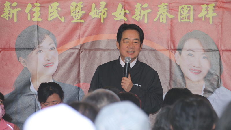 兼任民進黨主席的賴清德18日前往南投出席新住民活動，針對陳宗彥涉性招待一事，賴清德受訪時呼籲陳宗彥要誠實面對。(圖：中央社)