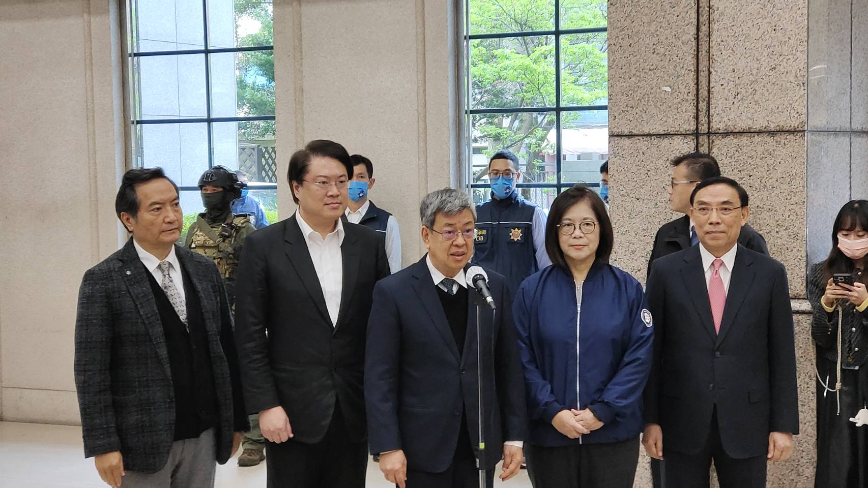 陳宗彥事件被懷疑是檢方洩密，行政院長陳建仁表示，尊重司法調查，希望早日釐清真相。(王韋婷攝)