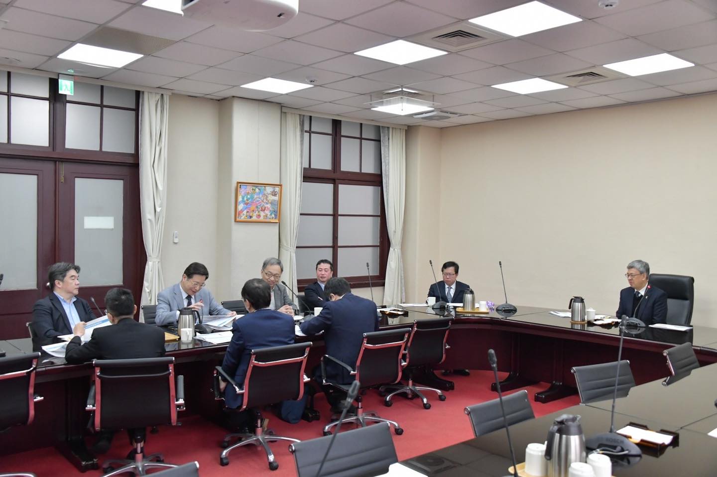 室內口罩禁令解禁第一天，行政院長陳建仁在臉書發文，期盼早日恢復日常。(取自陳建仁臉書)