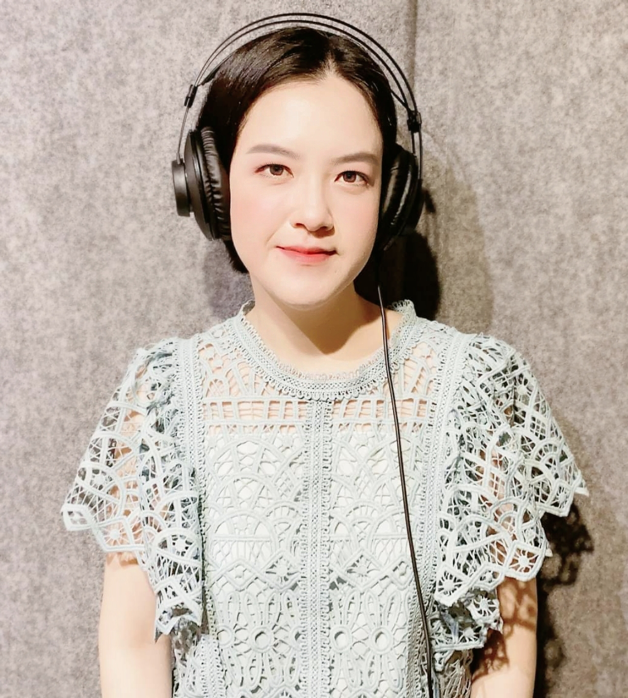 Voice to the World 節目主持人介文 連線專訪留俄鋼琴家 ~ 黃馨霈