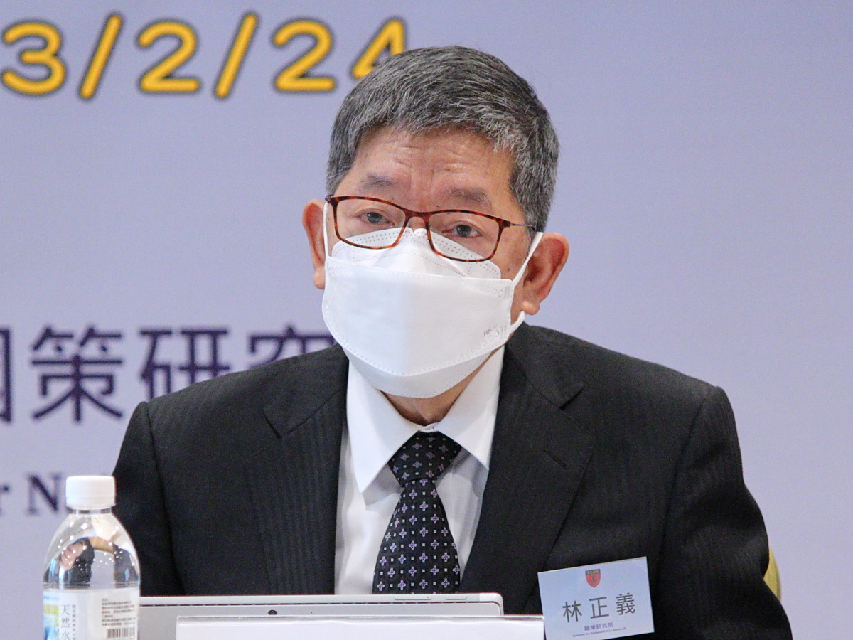 中研院歐美所研究員林正義在國策院的座談會上表示，俄烏戰爭讓台灣的安全情勢獲得更多國際支持 (央廣記者王照坤 攝)