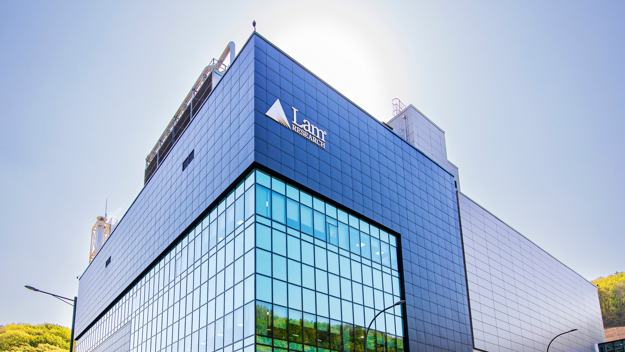 全球半導體製程最大蝕刻製程設備供應商科林研發(Lam Research Corporation)將擴大在台投資。(FB/@Lam Research Corporation)