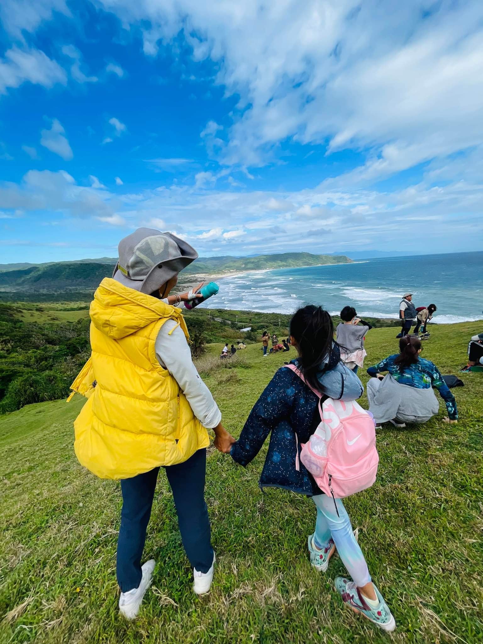 屏東縣滿州鄉九棚社區發展協會規劃的深度旅遊，深受孩子們的喜愛。(攝自發展協會臉書)