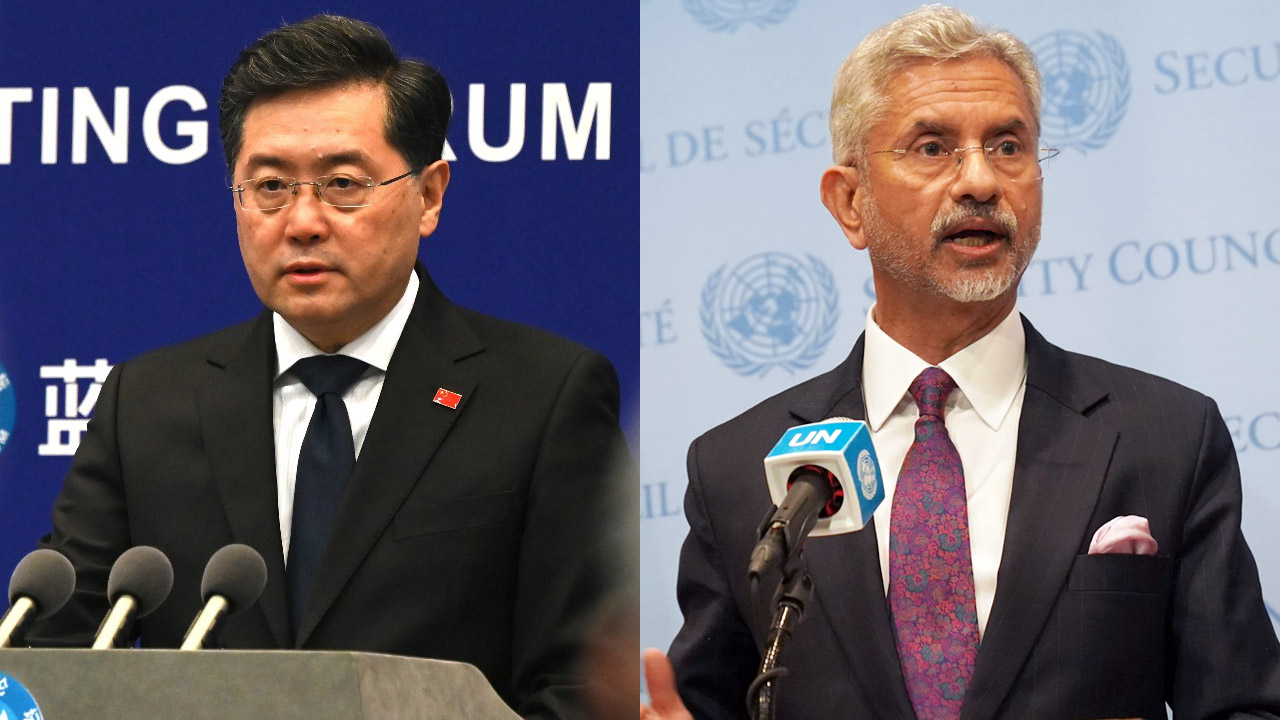 中國外長秦剛(左)將赴印度G20外交部長會議，他與印度外長蘇杰生(右)將如何互動受到關注。(資料合成照/AFP)