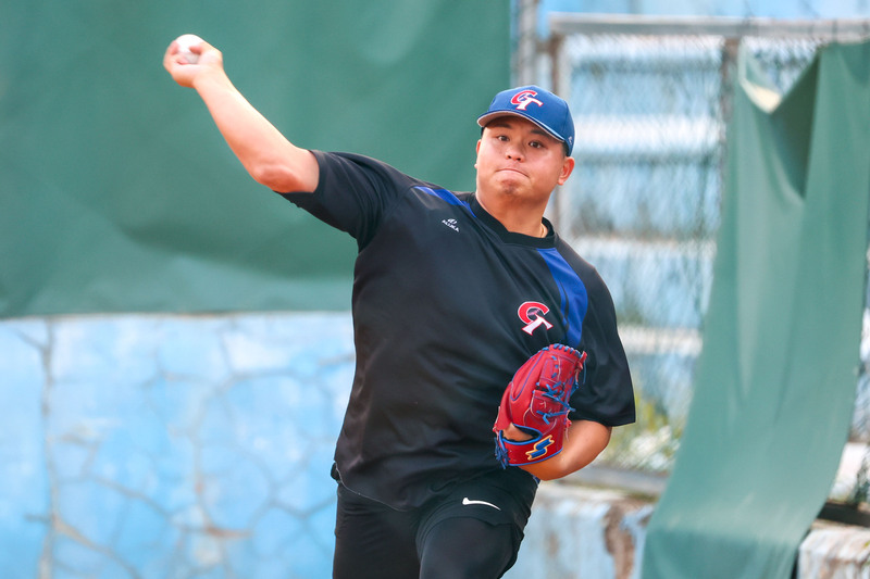世界棒球經典賽（WBC）A組預賽8日將開打，台灣隊首戰先發投手胡智爲(圖)加緊練球。(圖：中央社 )