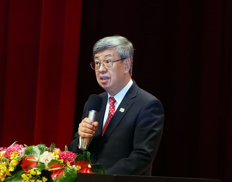 行政院長陳建仁8日出席兵役節慶祝大會致詞時表示，「兵可百年不用，不可一日不備」。(圖：中央社)