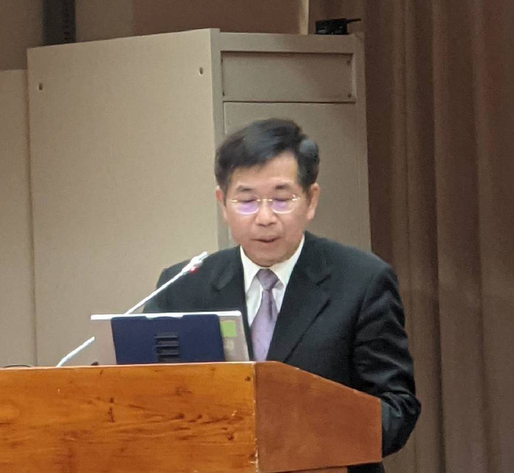 教育部長潘文忠今天(8日)列席立法院教育及文化委員會進行業務概況報告並備詢。(陳念宜 攝)