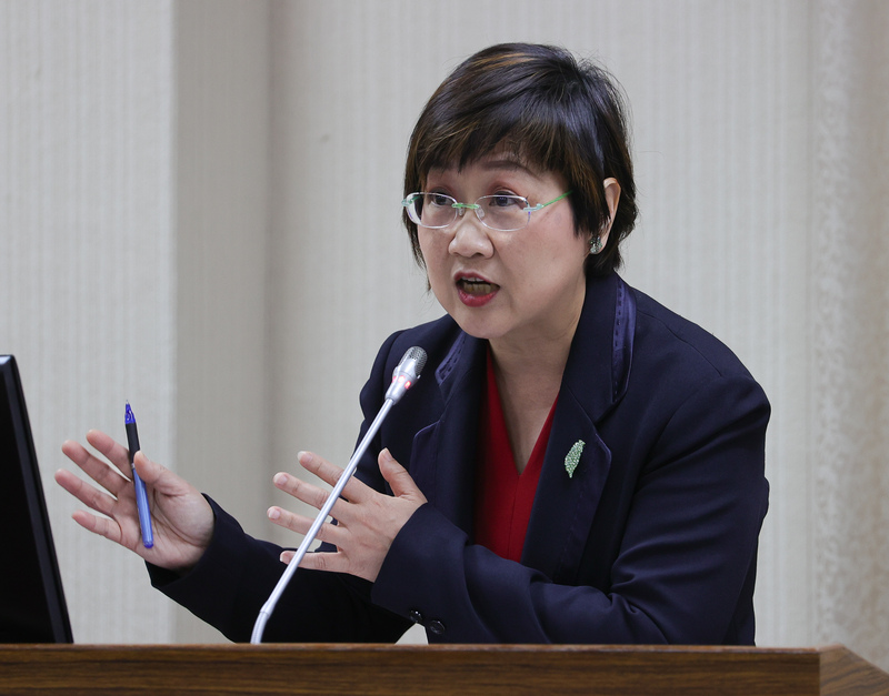 立法院外交及國防委員會9日邀請僑委會委員長徐佳青（圖）列席報告業務概況並備詢。 (圖：中央社)