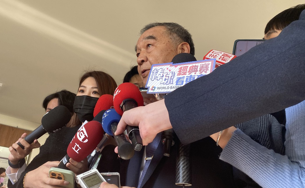 國防部長邱國正10日表示，國軍不會有營養不足的問題。(林詠青 攝)