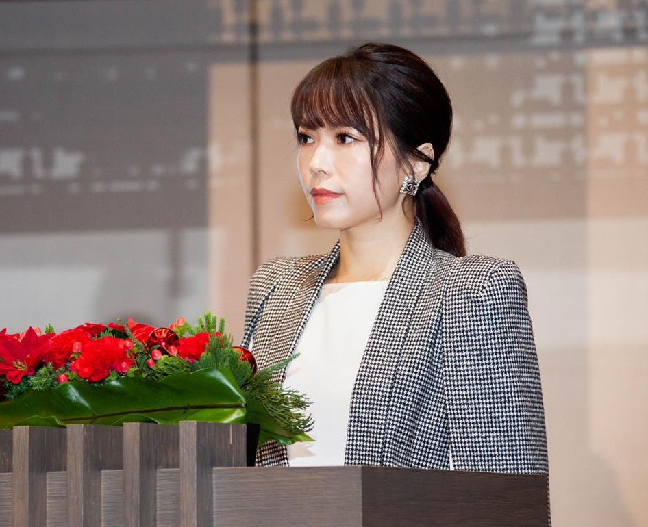 柯文哲辦公室發言人陳智菡表示，在白沙屯媽祖進香行程結束後，柯主席有再與郭董聯繫，不過郭董認為時機敏感，建議延後會面。(圖：陳智菡臉書)
