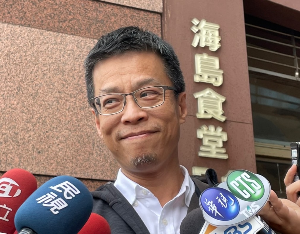 民進黨秘書長許立民今天(17日)邀集府院黨KOL(關鍵意見領袖)針對反制認知作戰攻防討論，總統府副秘書長黃重諺(圖)受邀與會。（劉玉秋 攝）