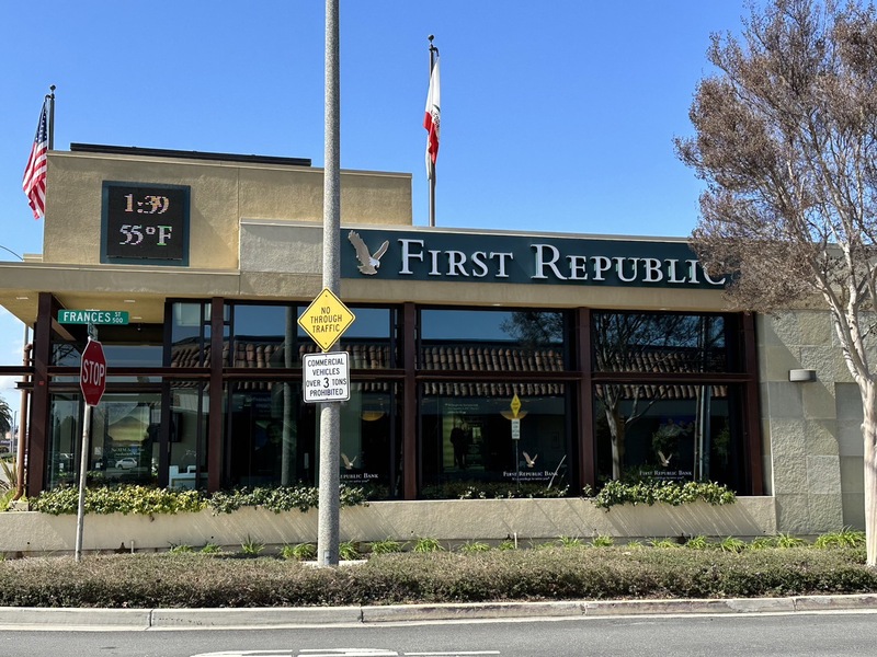 第一共和銀行（First Republic Bank）成立於1985年，在矽谷銀行倒閉後陷入風暴，美國大銀行聯合注資300億美元盼化解危機。 (圖：中央社)