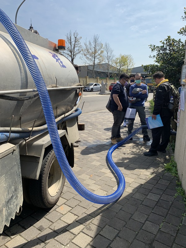 桃園石門水庫蓄水率跌破6成，桃園市水務局鼓勵產企業到水資中心取用放流水，把自來水留給民生用途。(水務局提供)(圖：中央社)