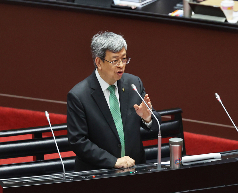 消防員訴求組工會，陳建仁：需整體評估與研議。 (圖：中央社檔案照片)