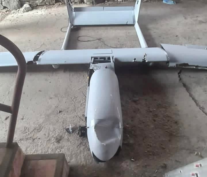 遭烏軍擊落的中國無人機殘骸。（推特）