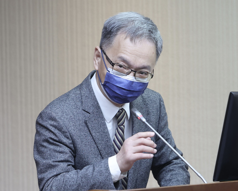 衛福部長薛瑞元7日表示，委員涉洩密，該怎麼樣處罰，司法機關會有公正的裁判，會持續配合檢調調查。(圖：中央社)