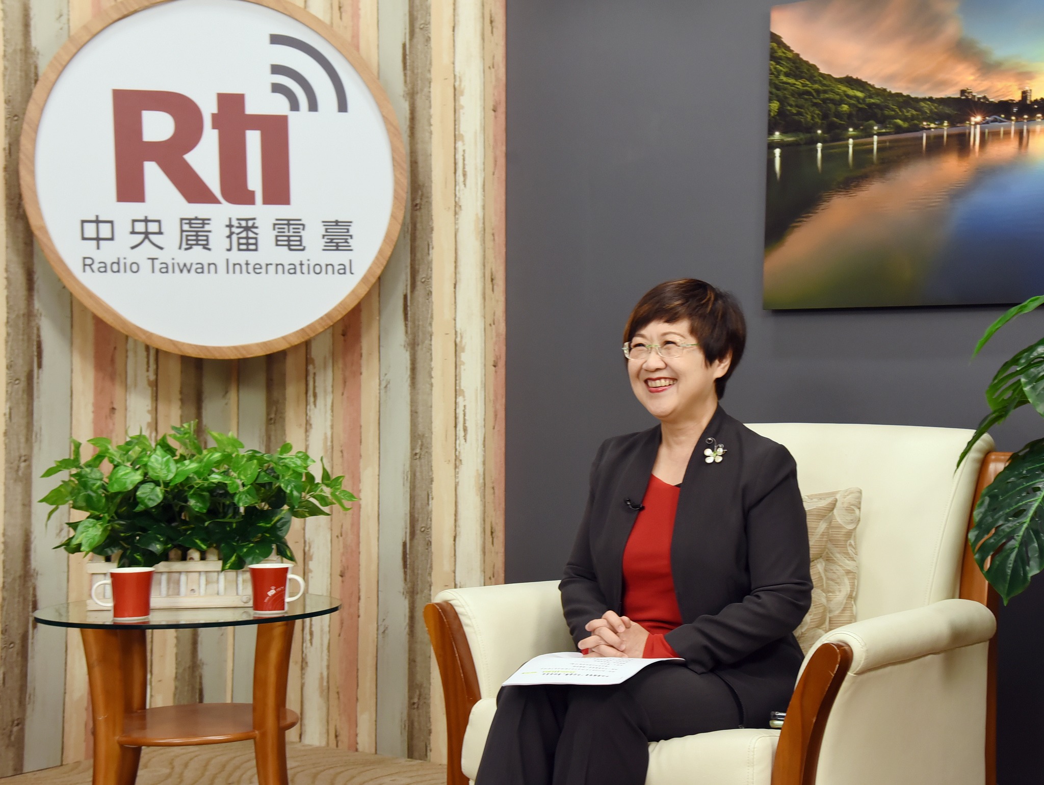 僑委會僑務委員長徐佳青20日接受央廣節目「早安･台灣」專訪。(Rti)