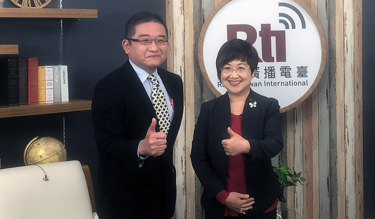 僑委會委員長徐佳青(右)20日接受央廣節目「早安･台灣」專訪。(Rti)