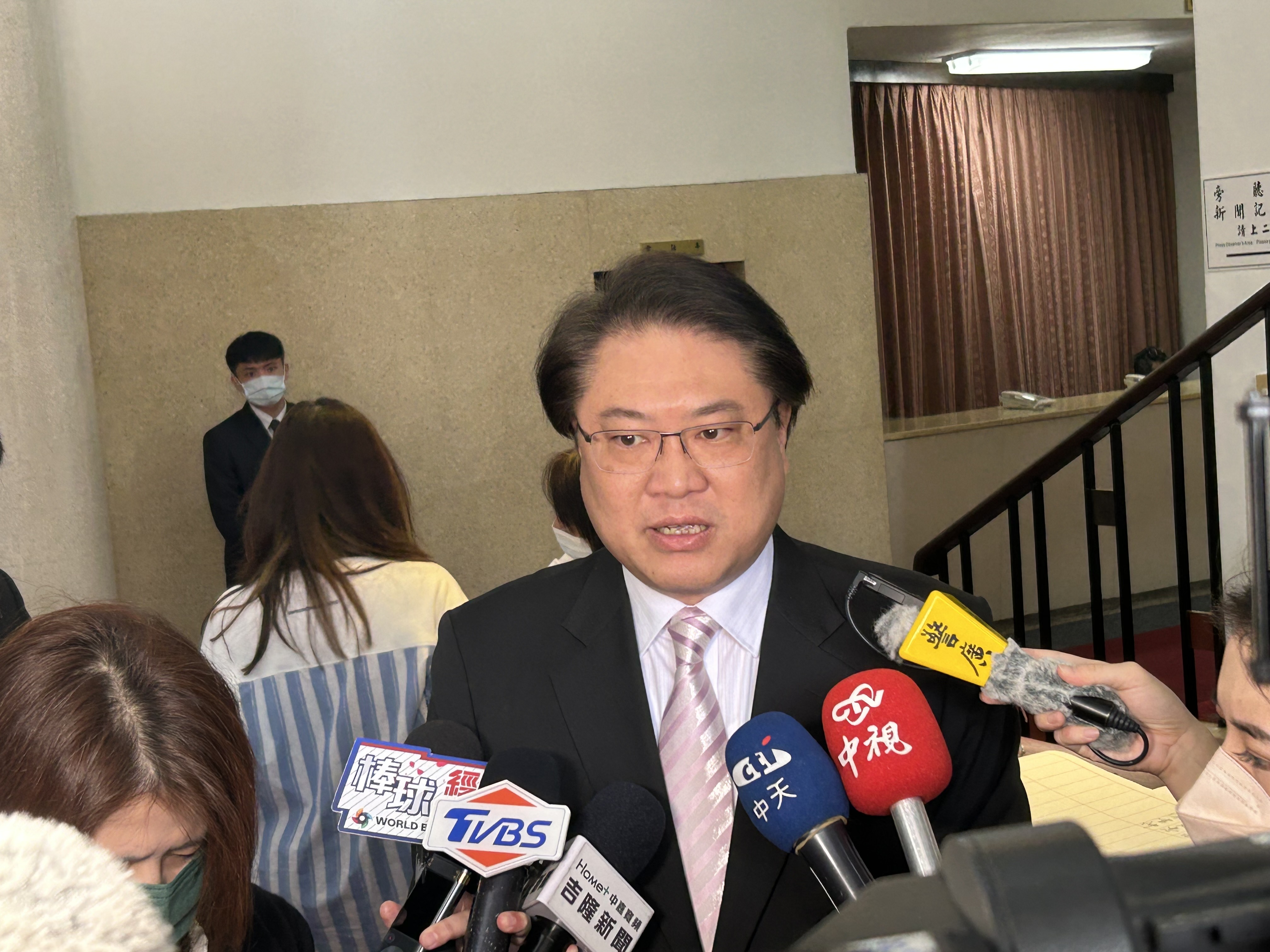 內政部長林右昌今天(21日)到立法院備詢。(趙婉淳攝)
