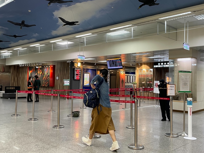 受颱風影響，3日及4日兩天國內線多班航班取消，國際及兩岸航線也有部分取消航班。(圖：中央社)
