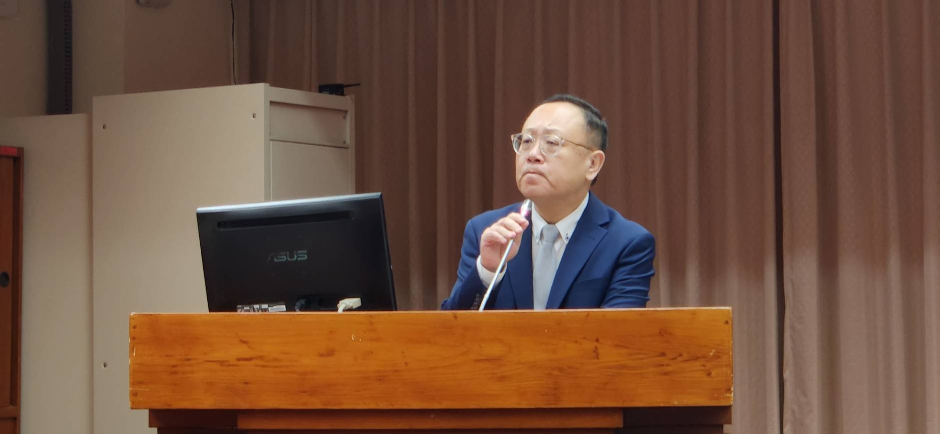 文化部長史哲29日在教委會備詢，回應文化部修法遏止黃牛票等議題。(江昭倫 攝)