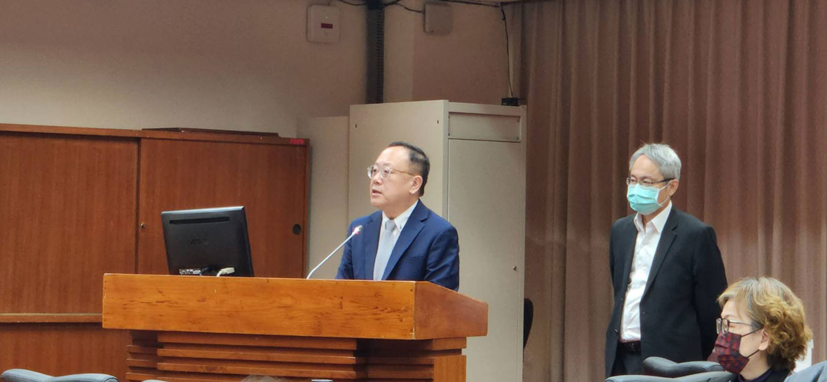 文化部長史哲29日上午在立院教委會上表示，文化成年禮金朝常態化規劃。(江昭倫 攝)