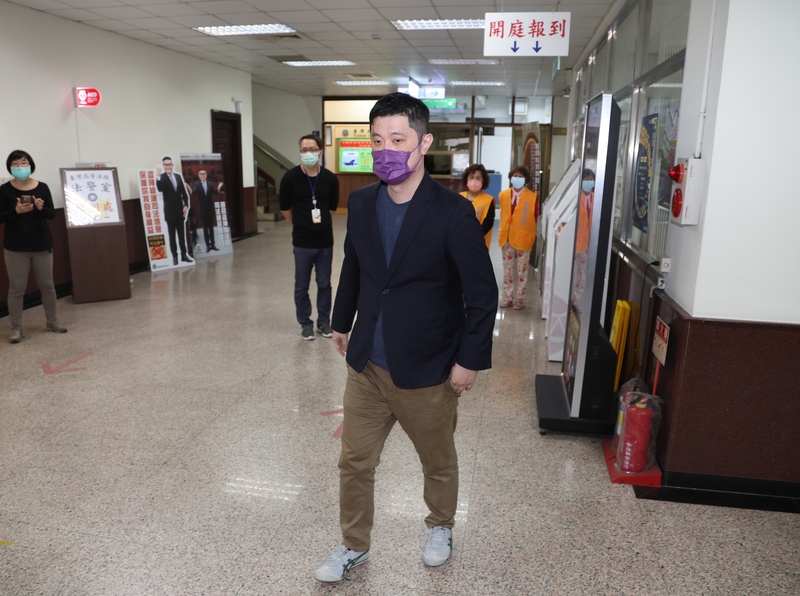 新北地檢署通知林秉樞今天應於上午10時報到執行，林秉樞約上午8時許低調現身。(資料照/中央社)