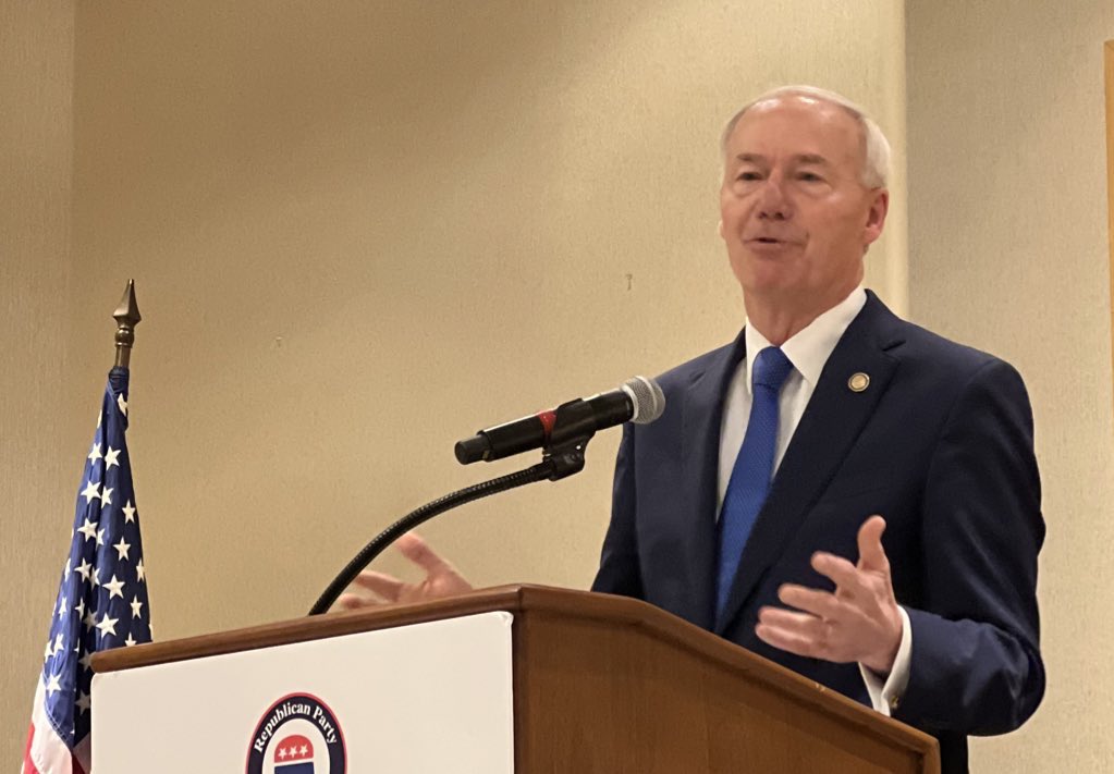 阿肯色州前州長賀勤森(Asa Hutchinson)3日宣佈參選2024年美國總統。(推特)