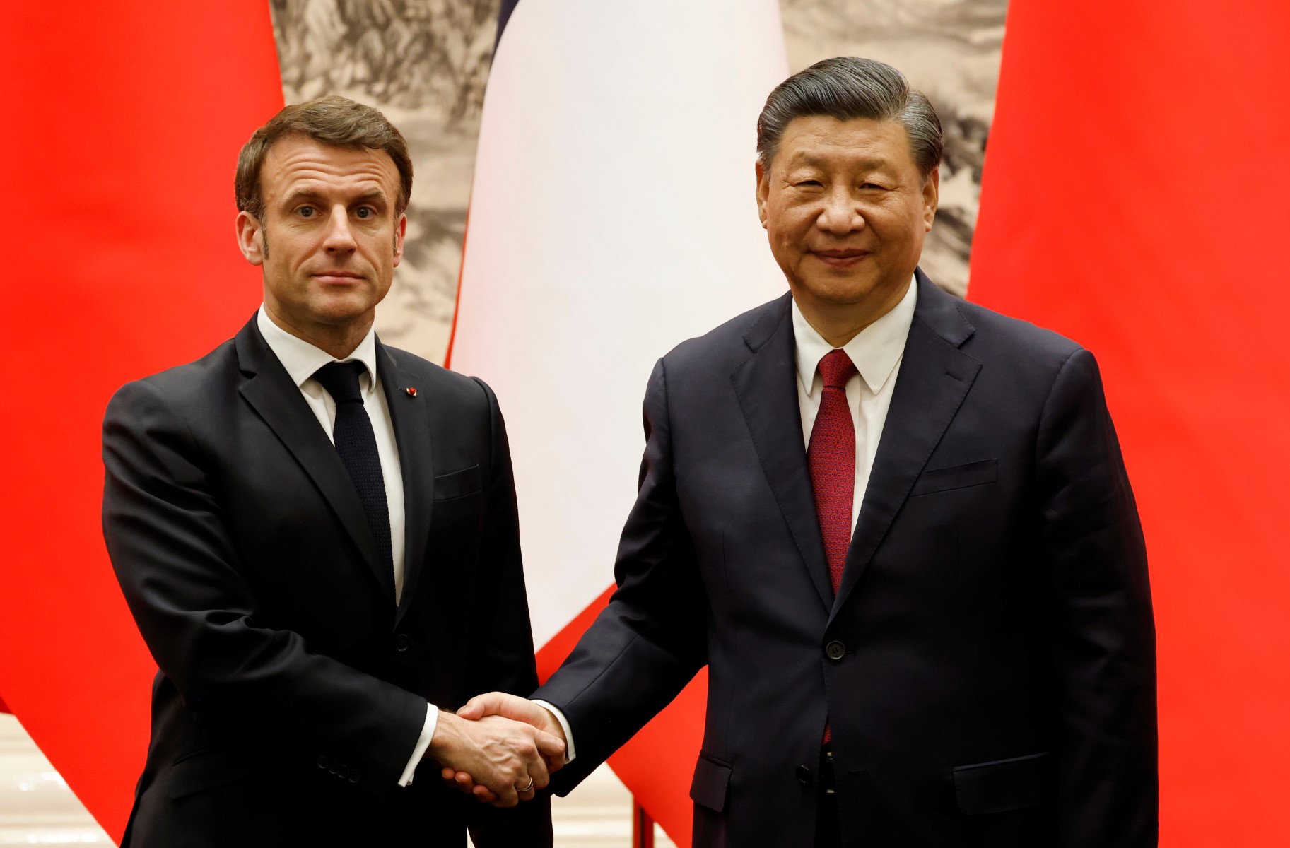 法國總統馬克宏6日與中國國家主席習近平舉行1個半小時的會談。(AFP)