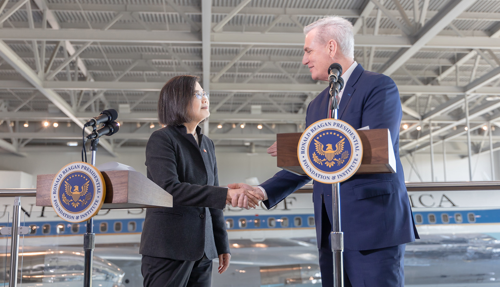 蔡英文總統會晤美國聯邦眾議院議長麥卡錫引發各界討論-節目-Rti 中央廣播電臺