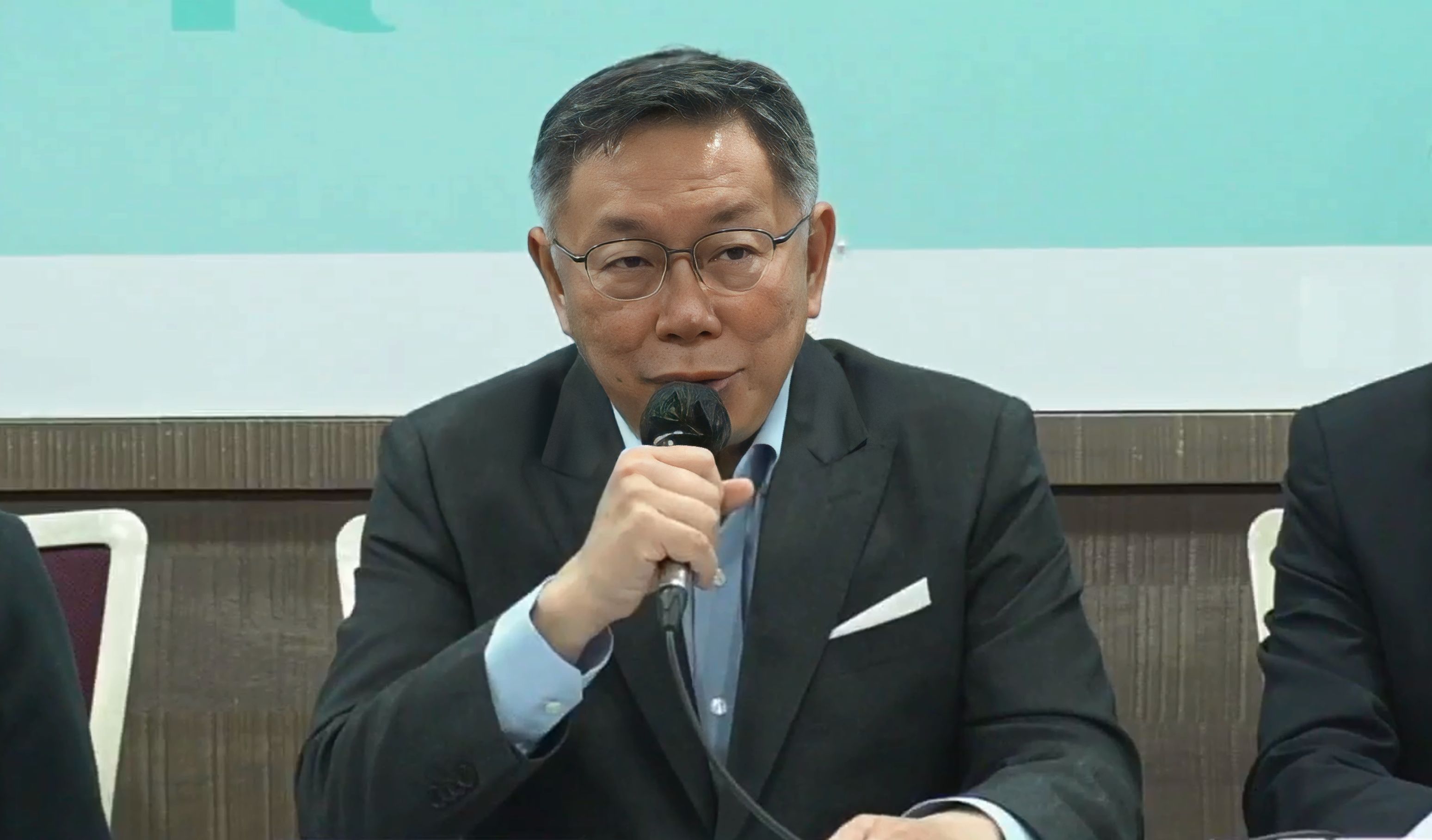 台灣民眾黨主席柯文哲7日表示，他反對「下架民進黨」或「非綠聯盟」等政治口號，因為無法化解藍綠對抗的僵局。(擷取自柯文哲臉書)