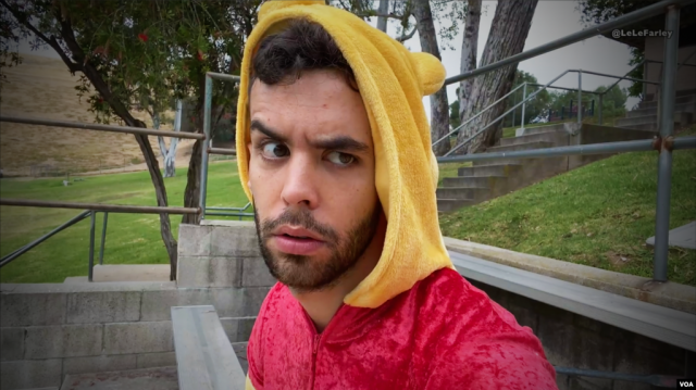 雙語說唱歌手、喜劇演員樂樂法利（LeLe Farley）。(VOA資料照片)