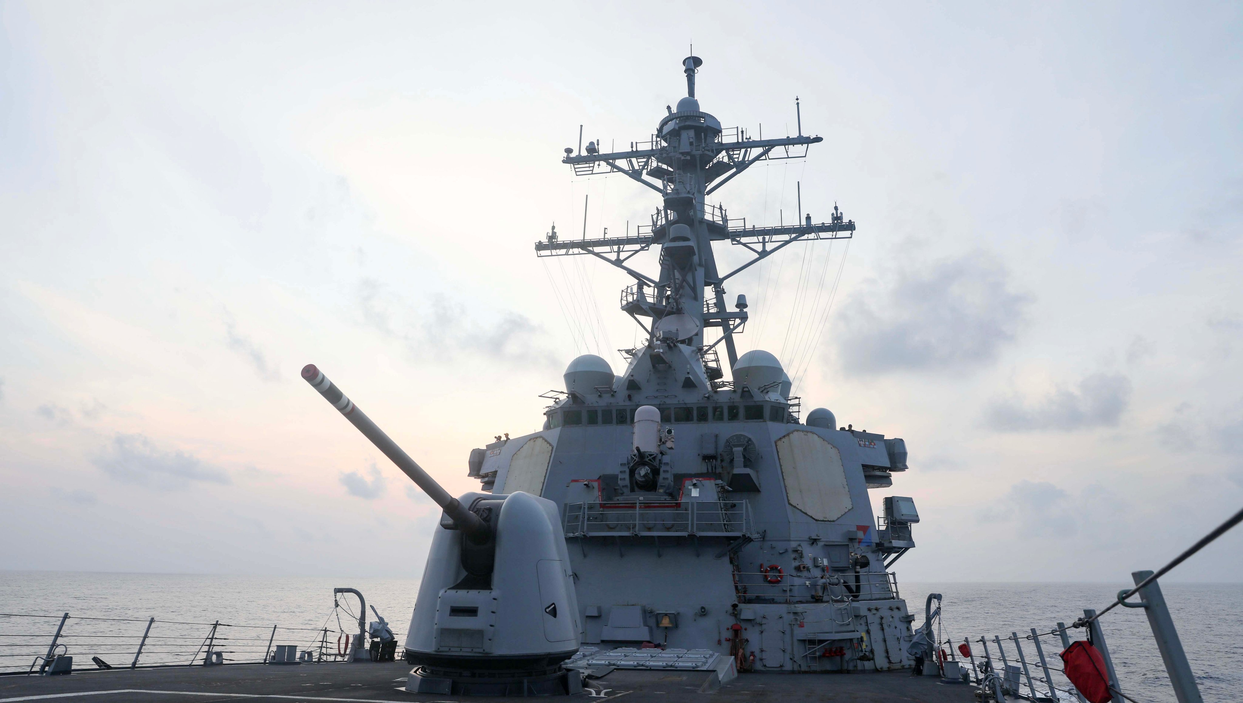 美國導向飛彈驅逐艦米利厄斯號(USS Milius) (圖擷自US7thFleet Twitter)