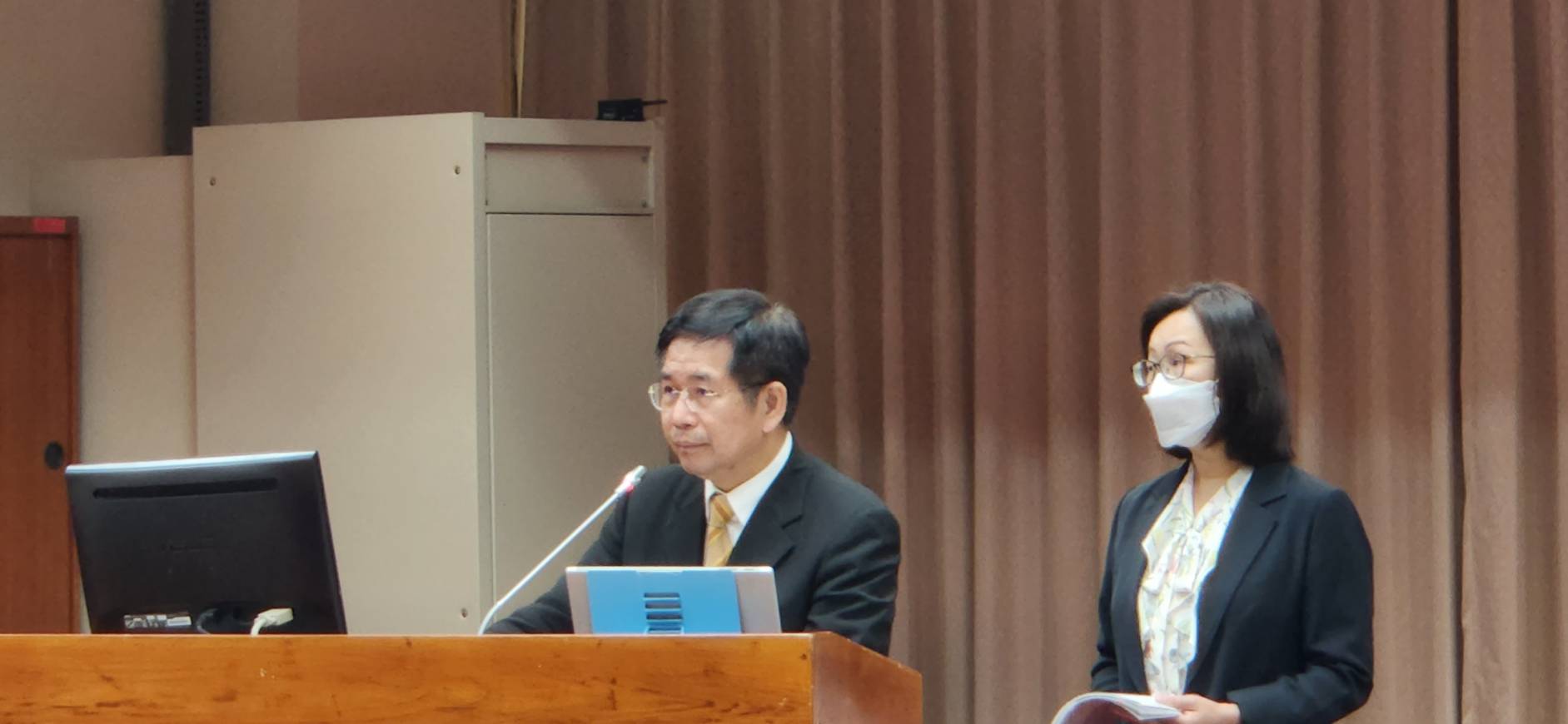 教育部長潘文忠立法院答詢。(江昭倫 攝)