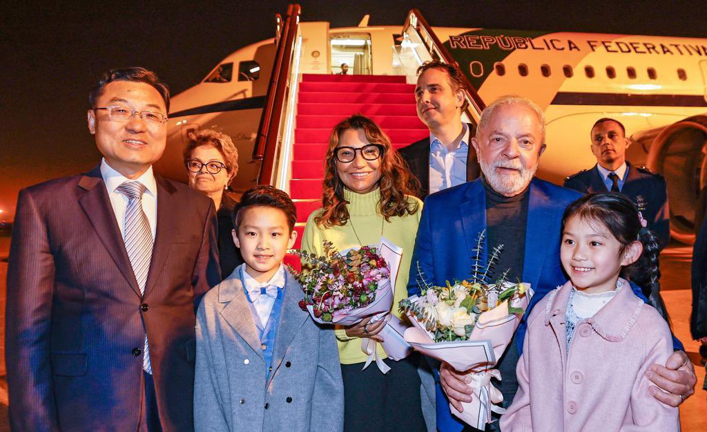 巴西總統魯拉（Luiz Inacio Lula da Silva）12日抵達上海。 (圖:推特)