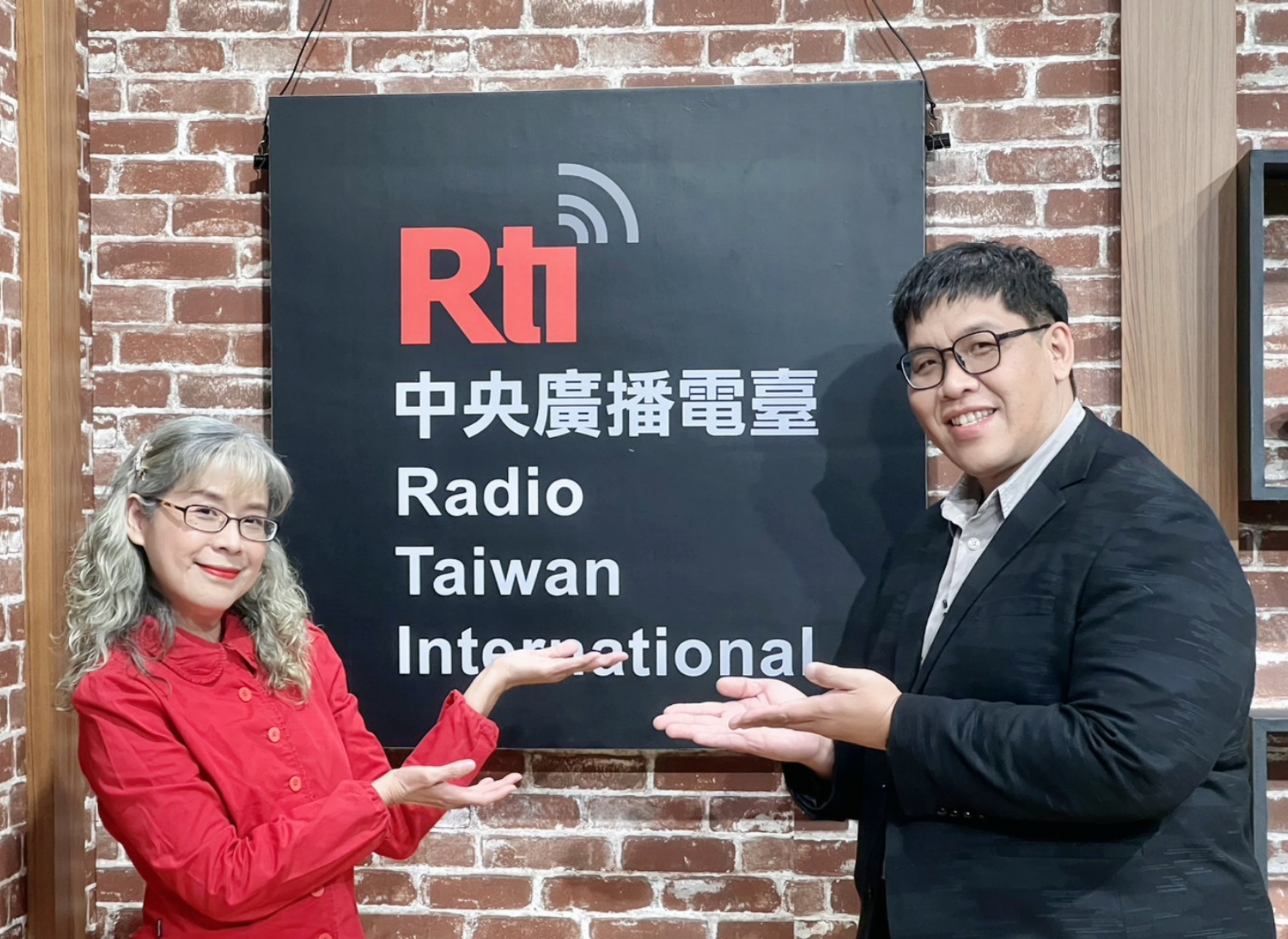 Voice to the World主持人黃介文專訪馬來西亞沙巴州第一位華樂作曲家江賜良