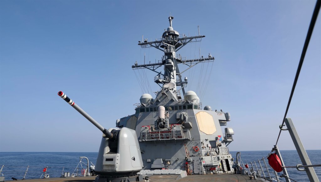 美國海軍勃克級飛彈驅逐艦米利厄斯號通過台灣海峽，美國海軍形容這次航行為「例行性」穿越。（圖片來源／U.S. Navy's 7th Fleet推特）
