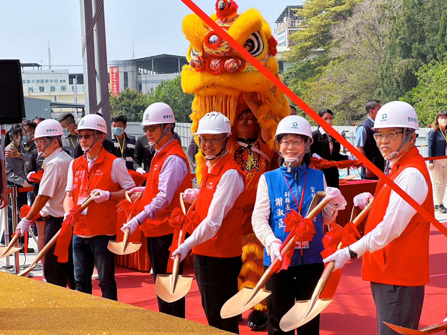 國家住都中心雲林第二案、虎尾「東仁安居」17日開工，行政院長陳建仁到場主持(圖)。對於藍白陣營批評社宅數字灌水，營建署強調計算標準始終如一。(國家住都中心提供)